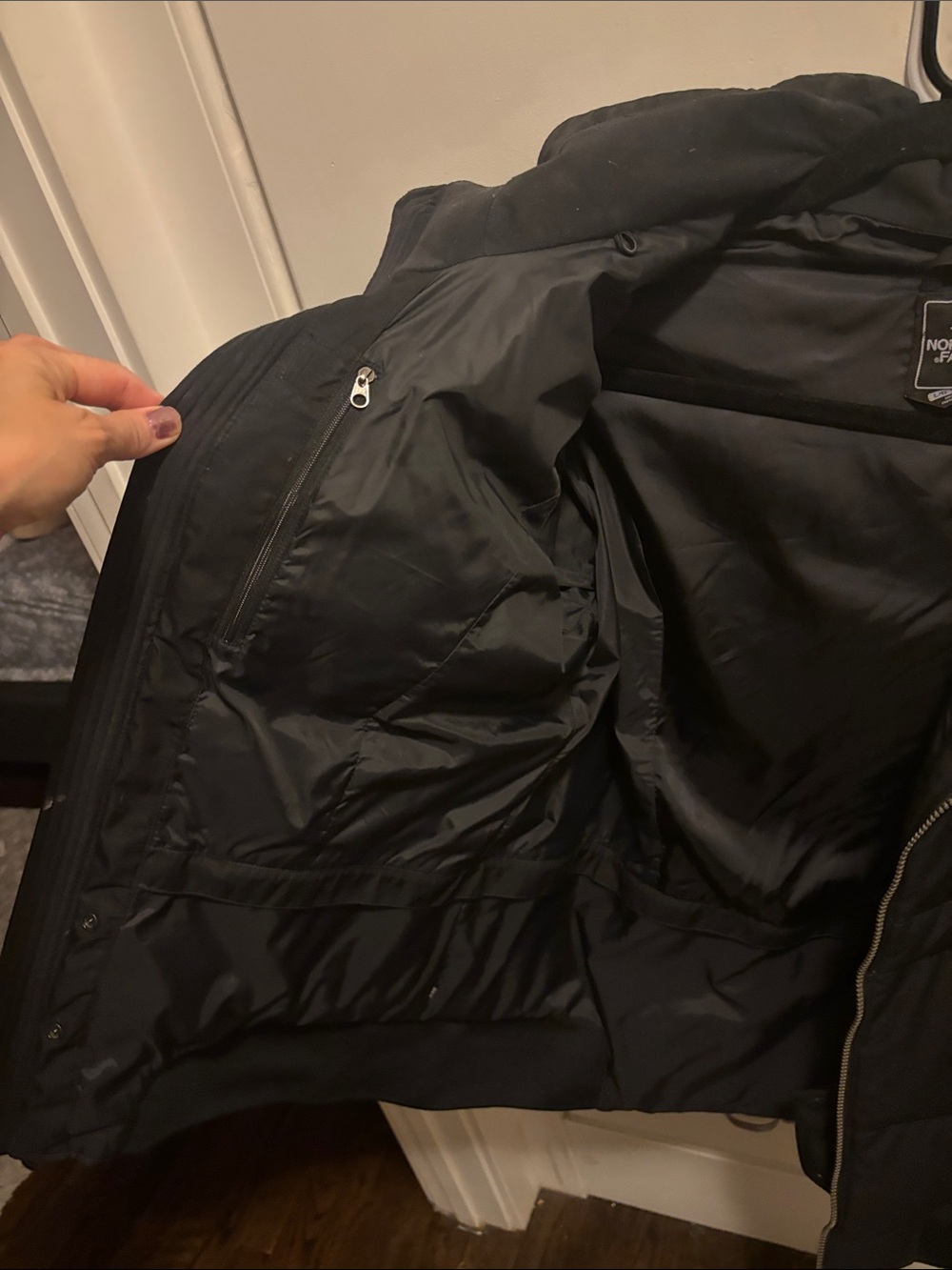 The North Face Black Quilted Hooded Down Parka - Picture 4 of 15